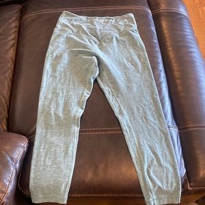 Victoria’s Secret light green 7/8 athletic leggings. Size 12/Large